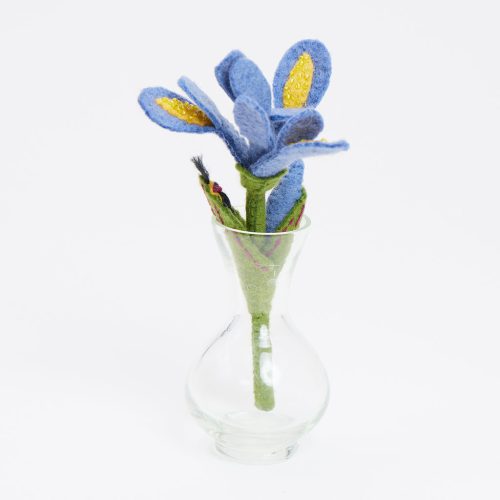 IrisFlowerAndFireflyWithVase Craftspring 1 8a407db6 f4b8 4ad4 a69c 98f396e14810